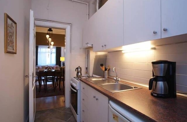 Klassisches Apartment mit 2 Schlafzimmern in der Akbiyik St, Sultanahmet