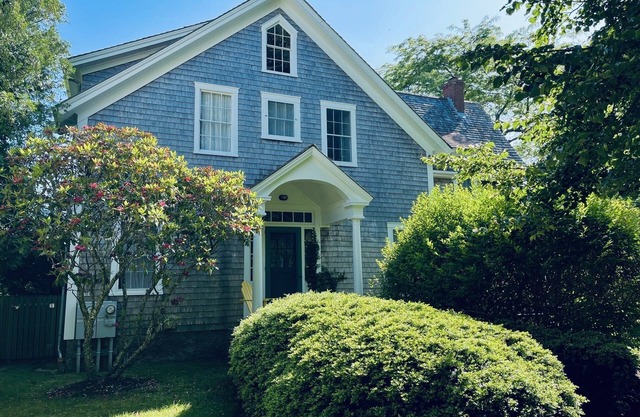 Klassisches, gehobenes Chilmark Farmhouse und Privatstrand