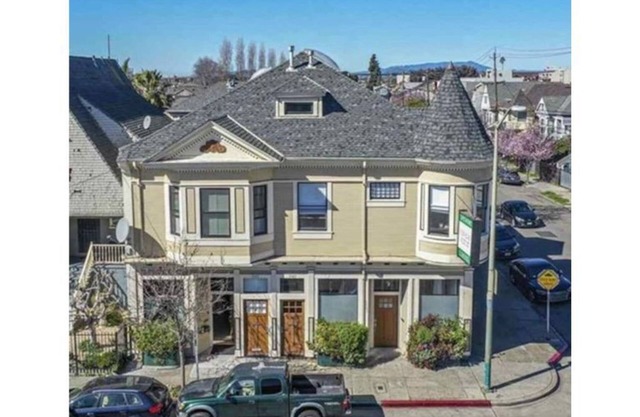 Classic Victorian 3 BR Condo 15 minutes to SF