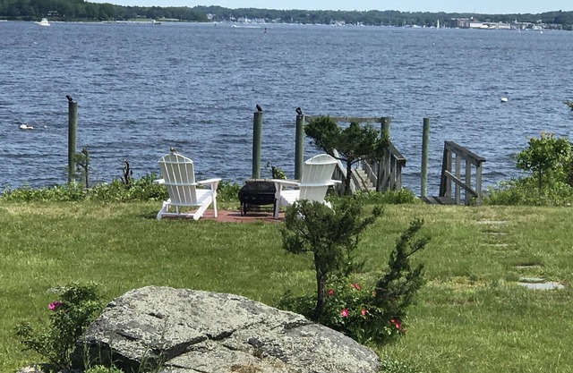 Klassisches Cottage am Wasser auf der Insel Prudence, Privatstrand, Anlegestelle und Anlegeplatz