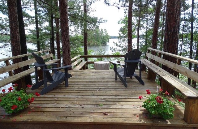 Klassisches Wisconsin-Up-North-Cottage an der führenden Manitowish-Seenkette.