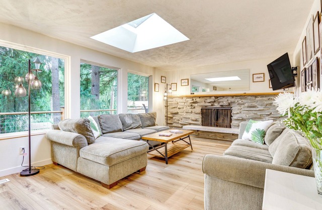 Classic Woodinville Wine Country Escape!