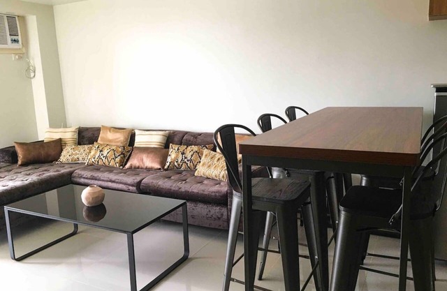 Classy 2BR Apartment + Netflix at Rockwell Makati