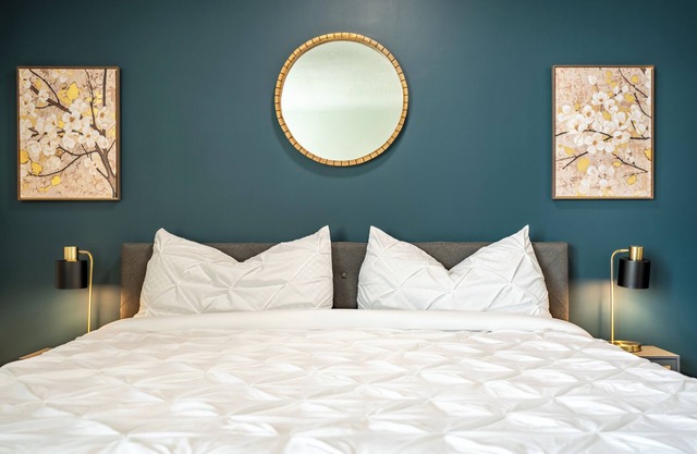 Classy Studio Home l King bed l Garage IPool l near DC/Metro/Mall