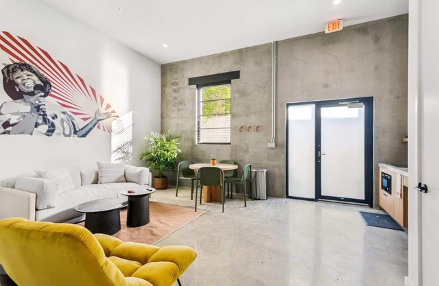 Claudia Hotel - Unit 4 Sense of Calm and Relaxation, Walking Distance