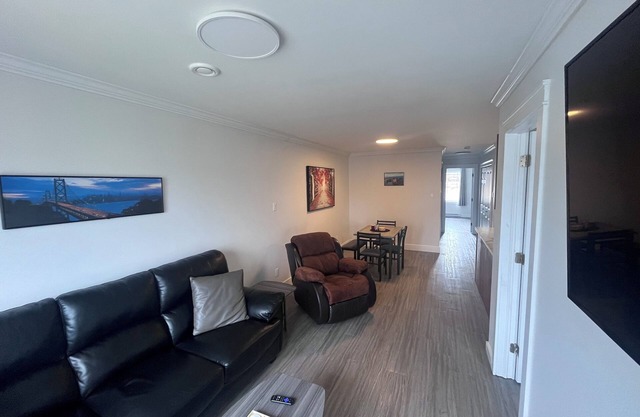 Clean 2 Bedroom