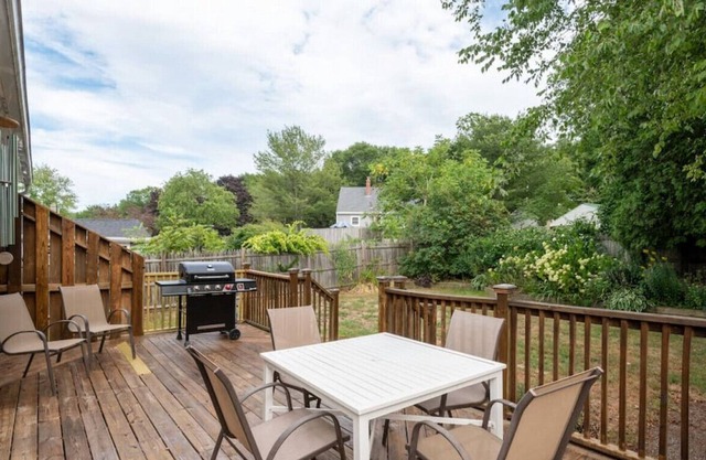 CLEAN 3 BD | 2 MILES TO CITY CENTER & PORTLAND