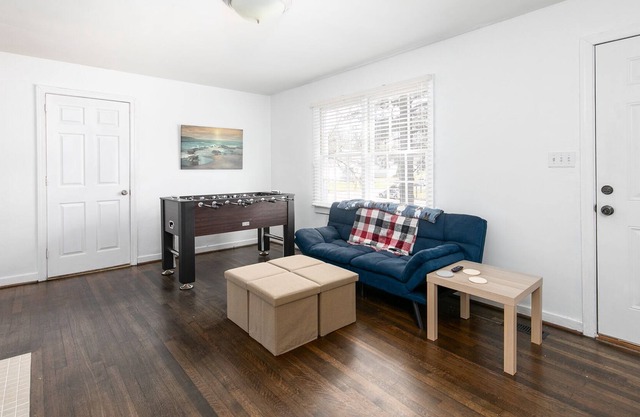 Clean 3 Bedroom Near I-20 Quiet Neighborhood