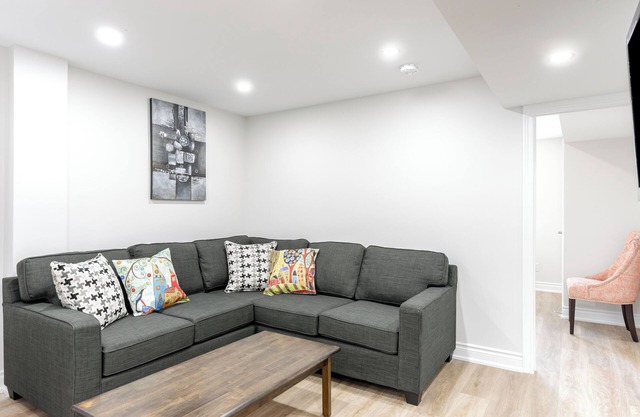 Clean 3BR/2BA Apt - Steps to Amenities!