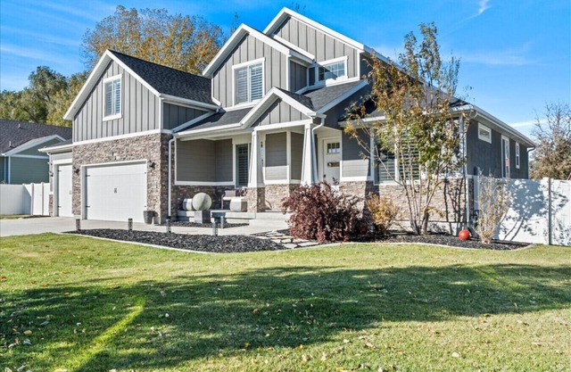 Clean 7 Bedroom, Gym, Sauna, Hot Tub, Game Room