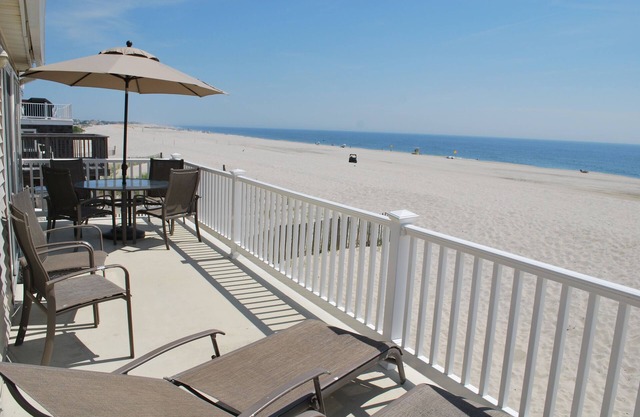 Sauber und aktuell Oceanfront Duplex