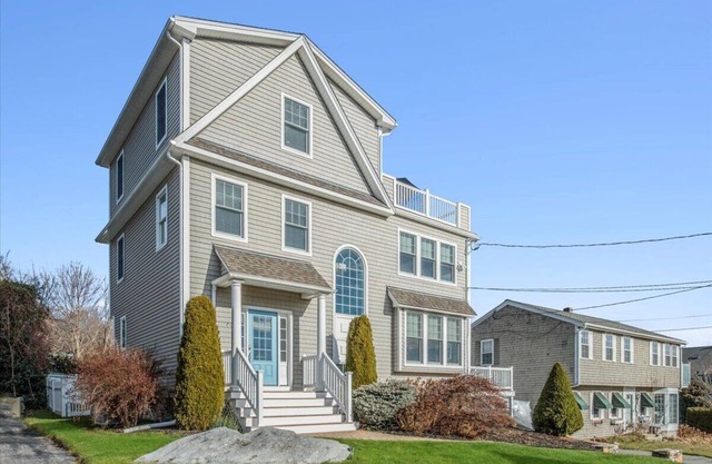 Clean, Bright and Beautiful and Ocean Views !