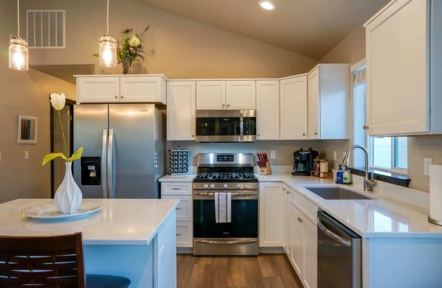 Clean & Charming Stay Near Coeur d'Alene