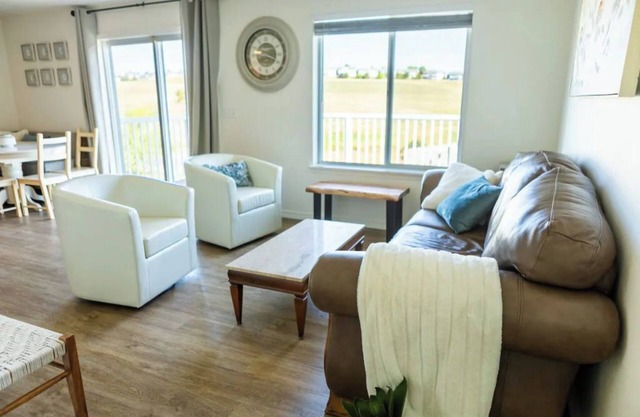 Clean, Close to WSU and Great for Groups