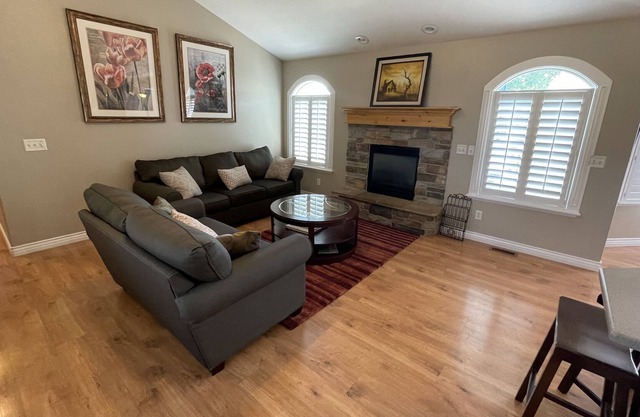 Cozy 6 BR 3 BA with all the amenities! Saratoga Springs | Eagle Mountain