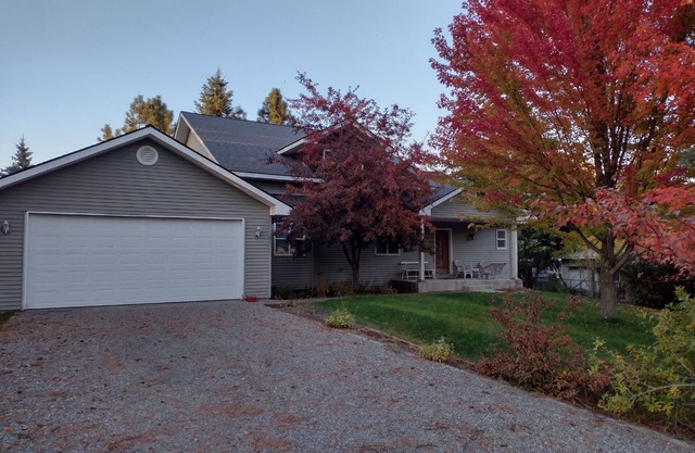 Clean, cozy, centrally located, & unique, the Reader's Retreat is one of a kind!