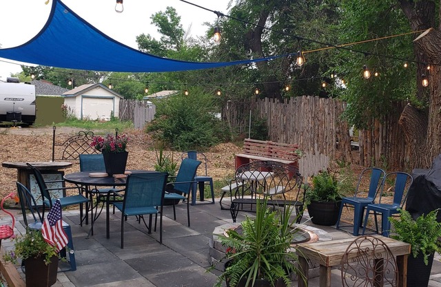 Clean, Cozy, Comfy, Great Location, Pets Welcome, Well Equipped Kitchen.