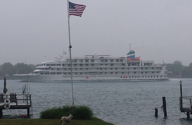 Sauberes gemütliches Zuhause auf der St. Clair River, 4 Schlafzimmer Schlafmöglichkeiten für 7