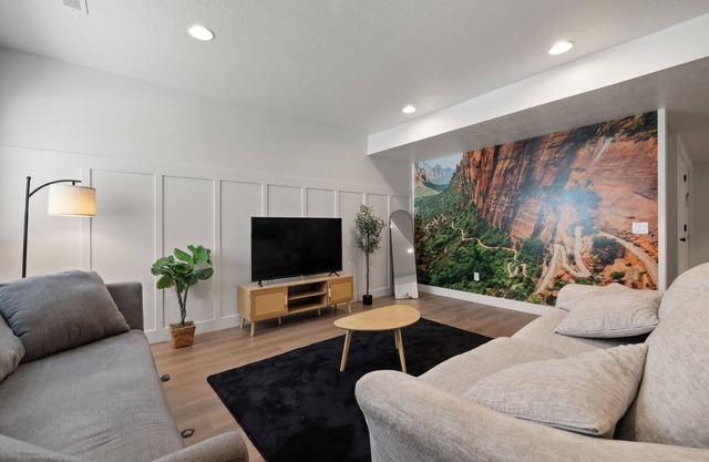 Clean, New, Cozy Home Near Lake, Top Golf, UVU, BYU