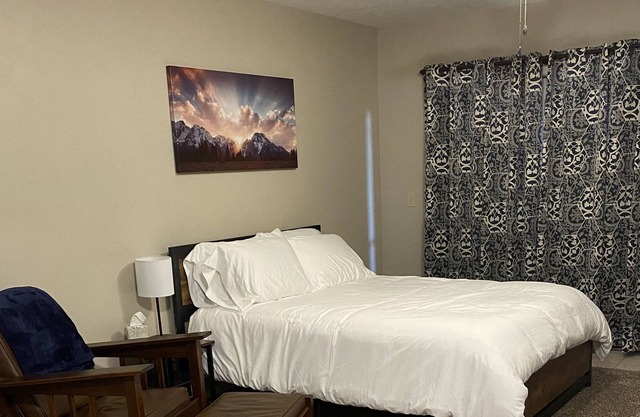 Clean newly furnished apartment for rent
