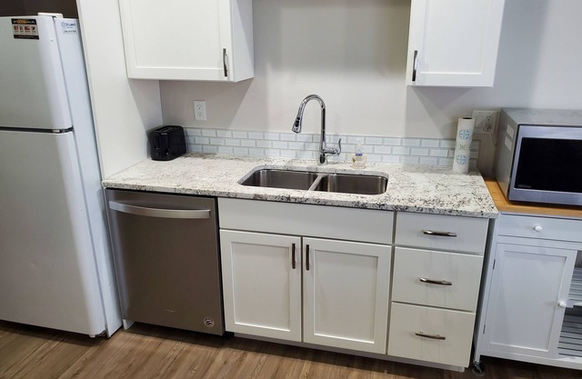 Clean, private entrance, easy check-in and out(door code).2.3 miles from Walmart