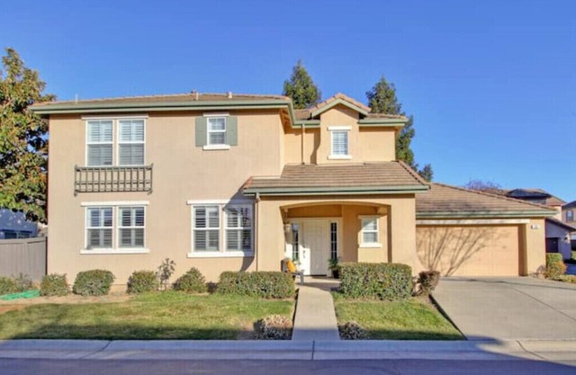 Clean Professionally Furnished Lavish Home in a Luxury Private Community Setting