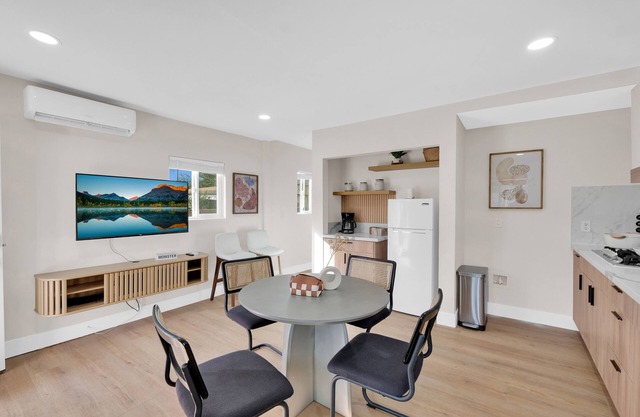 Clean Stylish 2 Beds free parking for Small groups