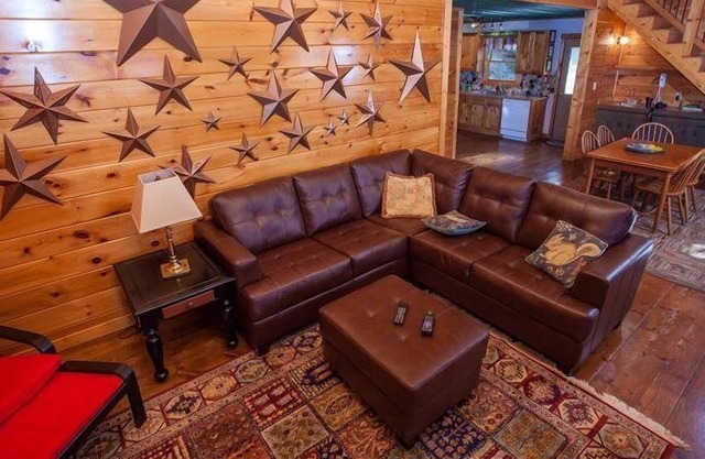 CliffhangerCliffhanger-Hot tub-Located atop Fort Mountain with views of the Cohutta Wilderness