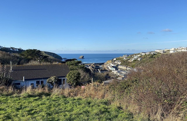 Cliffside 3 Bedroom House with Sea Views