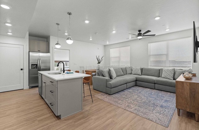Cliffside Vista – Stay for 7!