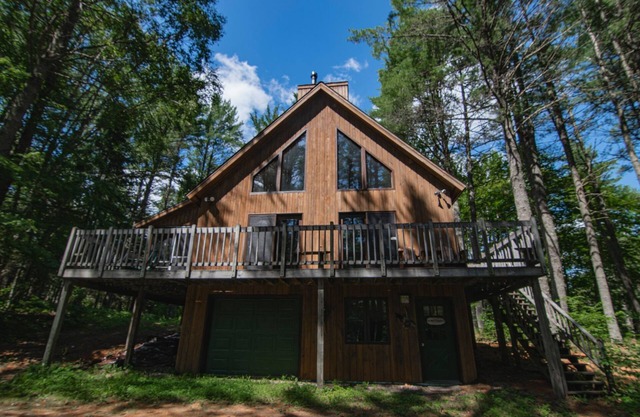Quiet & Well Equipped Cabin on 50 private acres