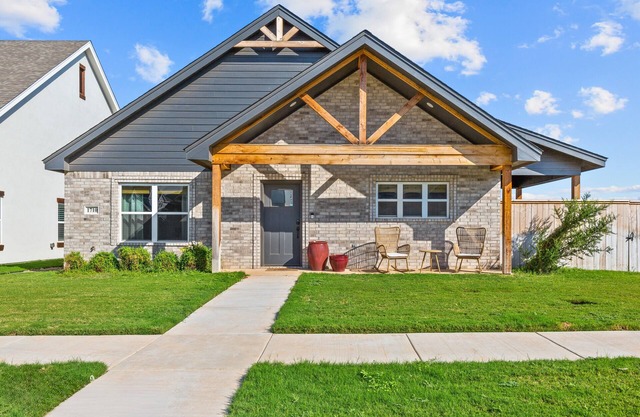 Close to ACU ~ Sleeps 8 ~ Summer Deals ~ Sparkling Clean ~ Dogs OK ~ 5 Stars