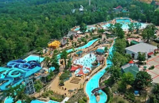 Close to Beach, Golf, Theme Park, Hiking, Biking Trails