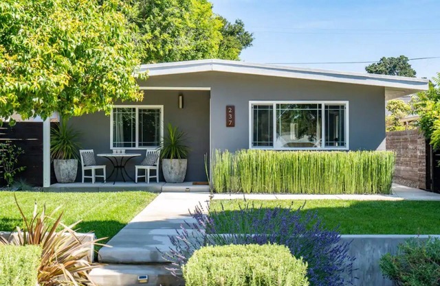 Close to Downtown! Gorgeous MidCentury w/fire pit