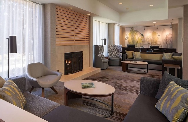 Close to Downtown San Francisco CA! Property w/ Onsite Self Parking & Starbucks