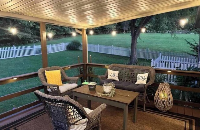 Close to Enchanted Acres wedding venue. 3 bedroom home.