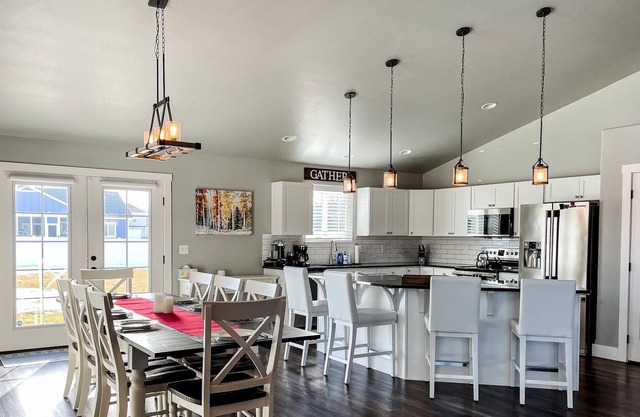 Close to Flathead Lake and No Cleaning Fee