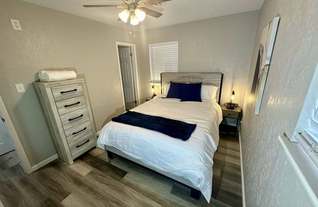 Close to Ft. Sill; Cozy 3 bedroom in quiet neighborhood; lots of amenities