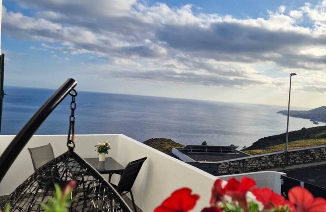 Deluxe Studio mit 20m² Südwest Terrasse und Ocean View, 10 min. von Funchal,