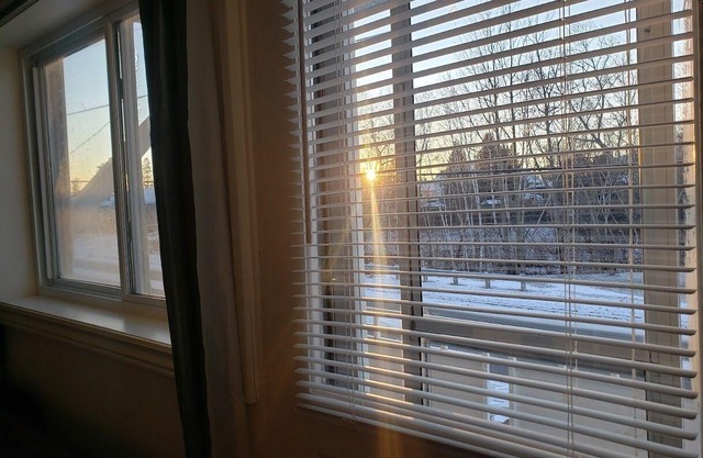 Close to highway access! Stylishly decorated, comfortable apartment.