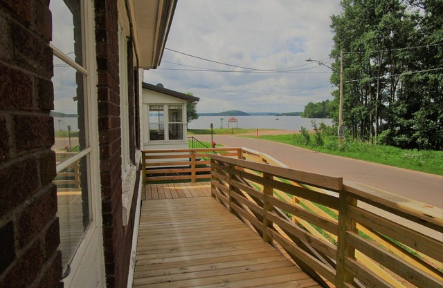 Geräumiges Haus in der Nähe der Gile Flowage mit zentraler Luft & Kingsize-Bett ... Trail Access