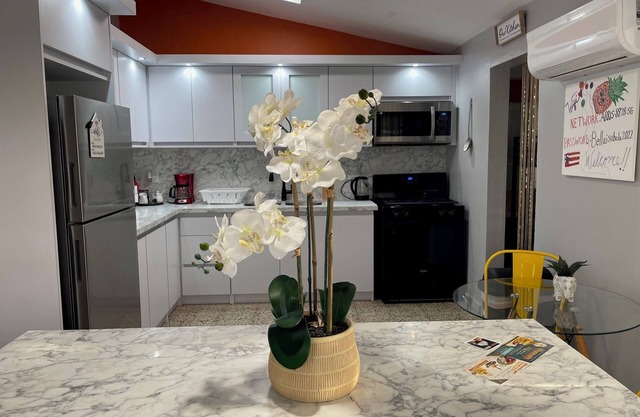 Close to JOBOS BEACH 3-bedroom house & BONUS ROOM fabulous Isabela w/AC, WiFi