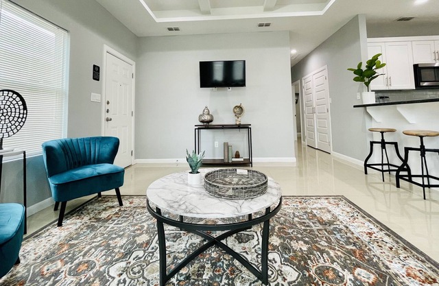 CLOSE TO MALL⭐Best Location♥Luxury Living