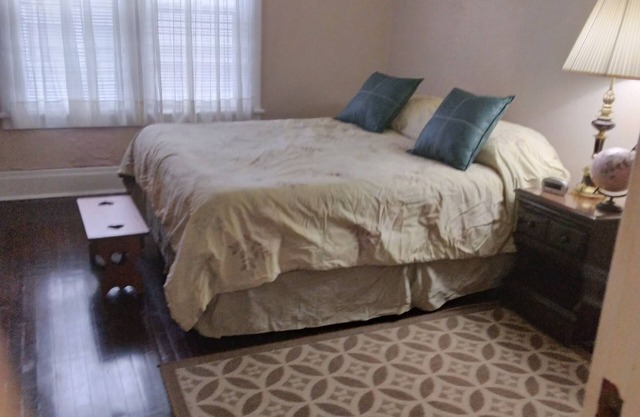Close to movie theater, restaurants, and old town district hockey tournament.