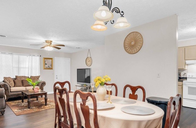 Close to MSU | Family Environment | Comfortable