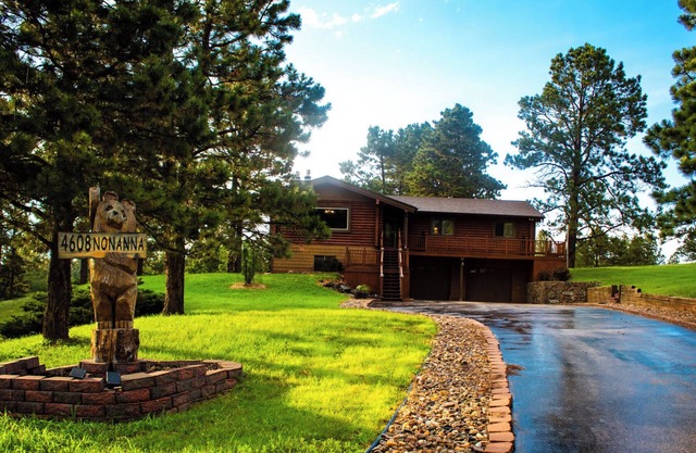 Close to numerous attractions, making it an ideal base to explore the area.