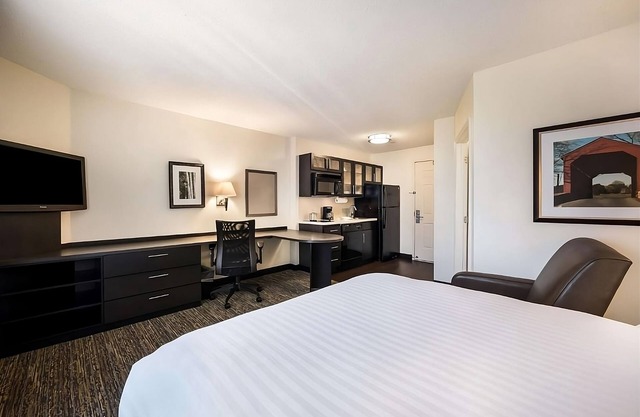 Close to Popular Attractions, Relax in your Suite after a day of exploring!