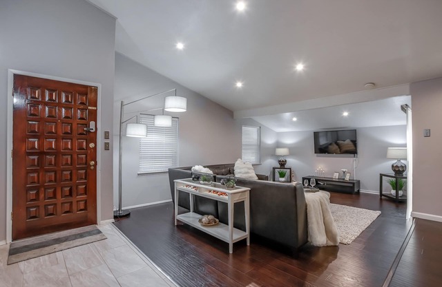 In der Nähe von Richardson / Plano / Dallas, 4 Schlafzimmer komplett renoviertes Haus.