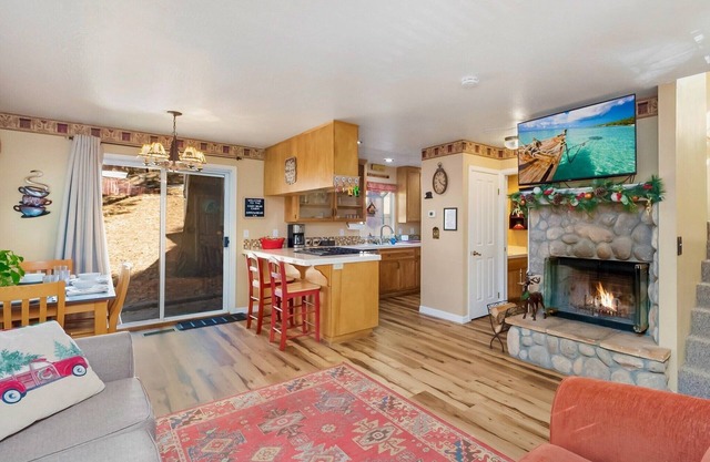 ❄Close to 🎅Skypark & ⛷Snow Valley- Full Kitchen, Fireplace, HBO Max, Netflix❄