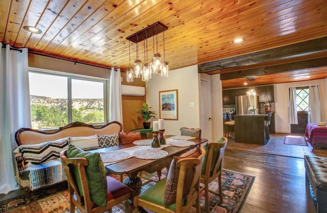 Close to Taos but a world away from tourists! Come home to authentic New Mexico